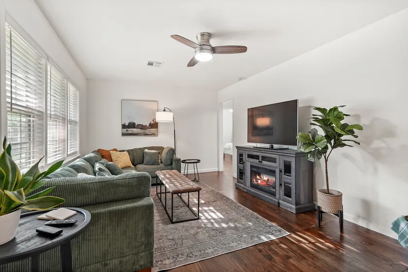 Cozy Renovated Home in Owasso’s Redbud District - Image 1