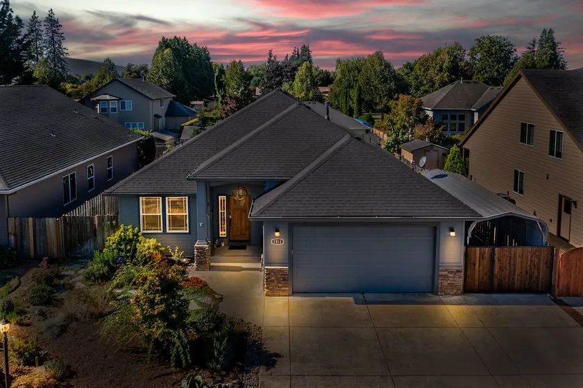 Family-Friendly 3BR/2BA Home + Workspace - Image 1