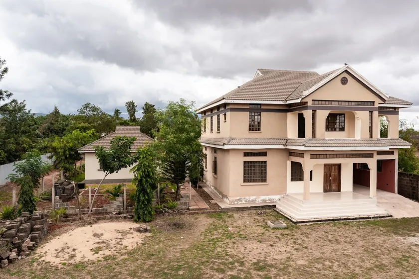 Ngelenyi Homes - Image 1