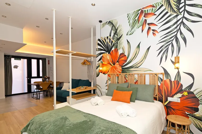 2 steps from the Park: Cozy Studio-Wi-Fi&A/C - Image 1