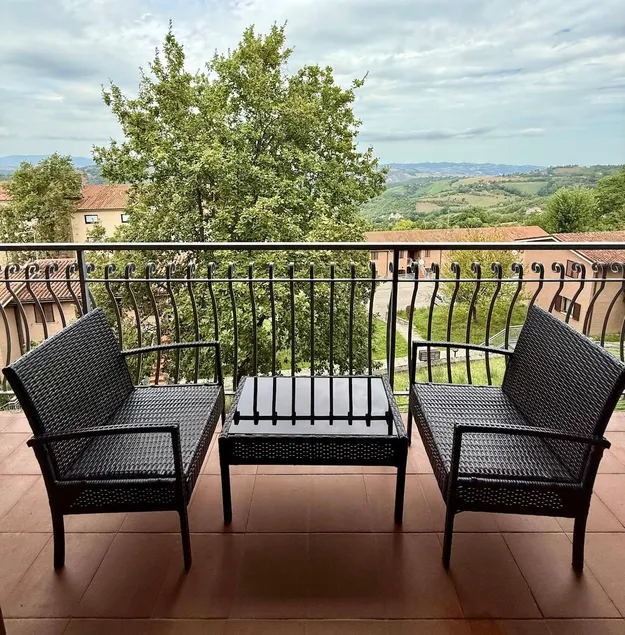 La Venere Urbino Apartment – Hill View - Image 1