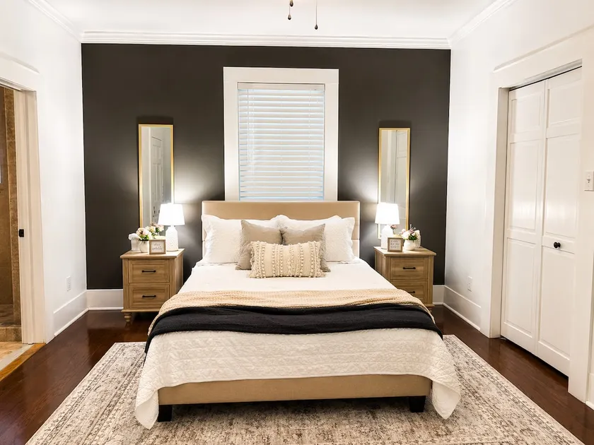 Midtown Cottage, Queen Bed, Pet Friendly - Image 1