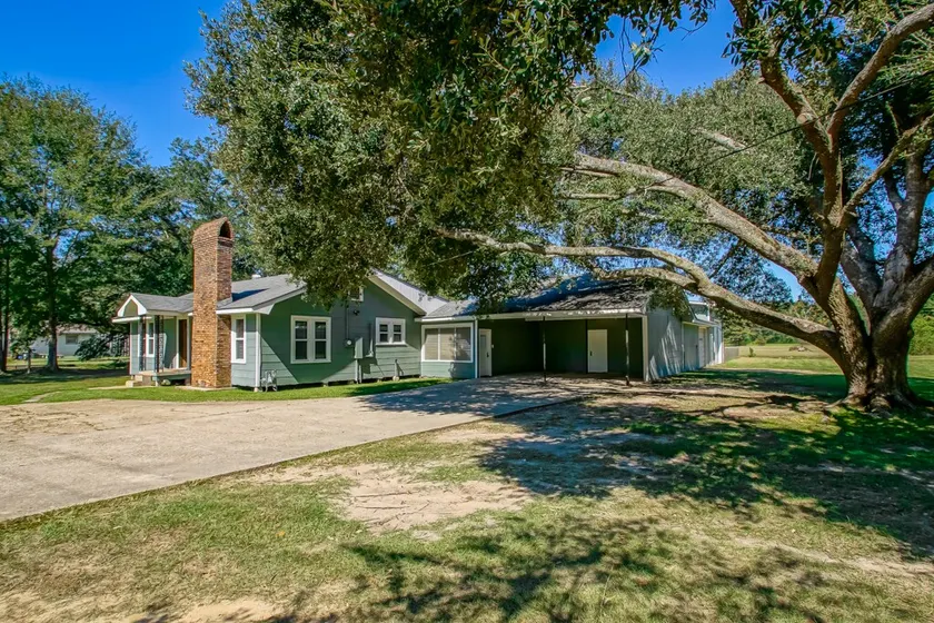 Got to ”Lovett” Farmhouse - Image 1