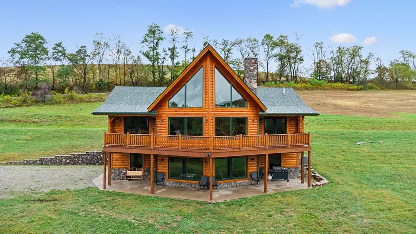 Sleeps 20, Seven Springs, 6 Bedroom, Pond, FirePit - Image 1