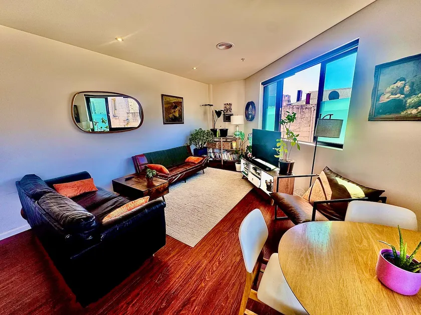 Lovely 1BR Nth Melb flat steps from Errol Street! - Image 1