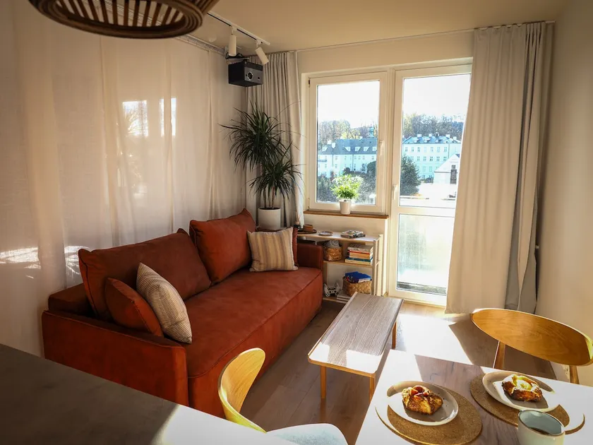 Studio with private cinema & flexible layout - Image 1