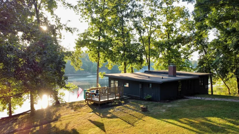 Ozran Cottage - a mid-century Lakefront getaway - Image 1