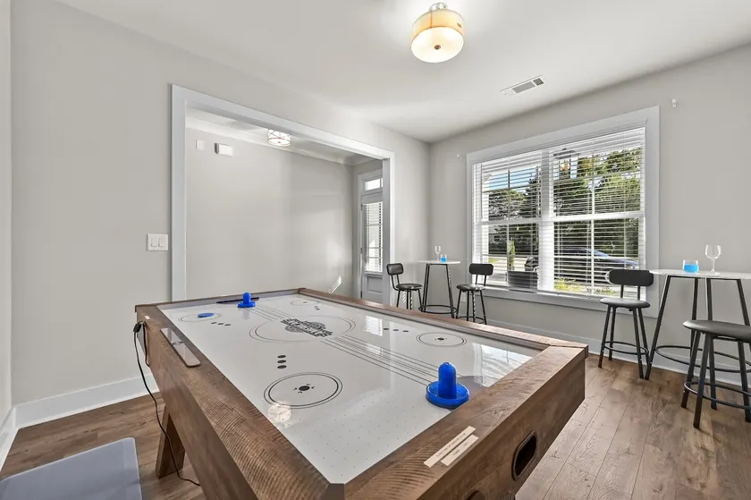 Brand New Home - Game Room - 5 Beds 4 Bath SmartTV - Image 1