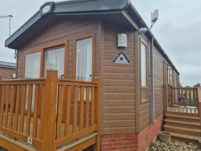 Charming 2 bed lodge in Beautiful Suffolk - Image 1