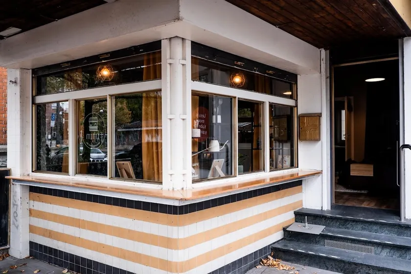 Spend the night in the former kiosk Near the fair - Image 1