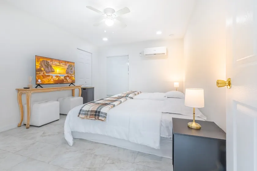 Cozy Private Studio in Safe Area • Close to Beach - Image 1