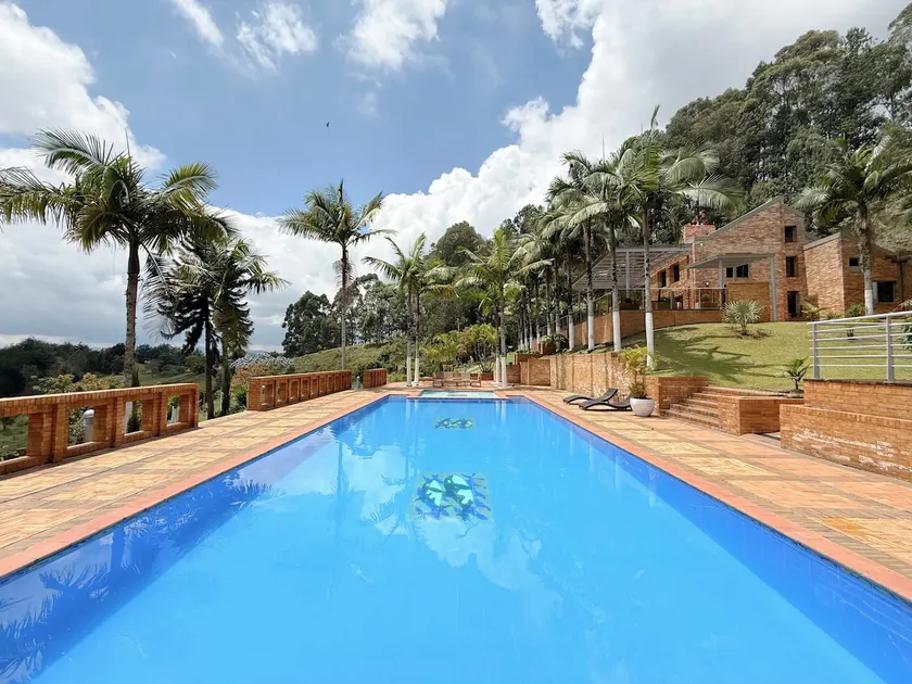 Spectacular El Tablazo estate with a pool-jacuzzi - Image 1