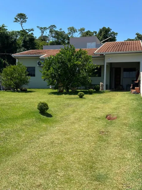 Cozy house with garage, large garden, air - Image 1