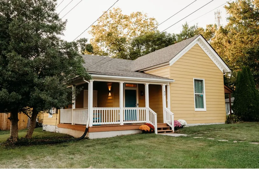 Entire updated home. Great for groups & families! - Image 1