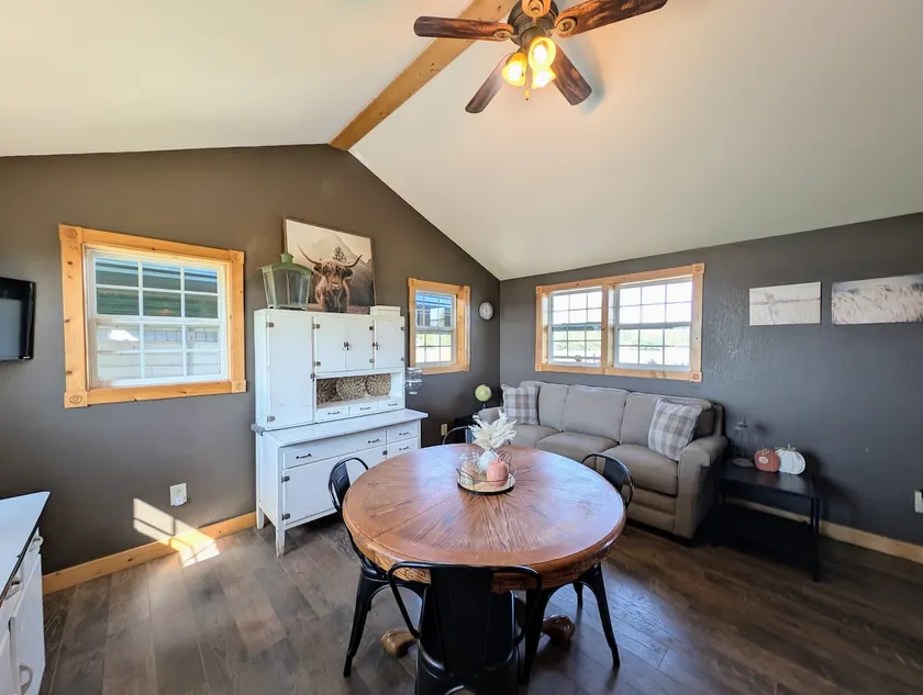 Cozy Remote 1BR Cabin w/ Stunning Views - Image 1