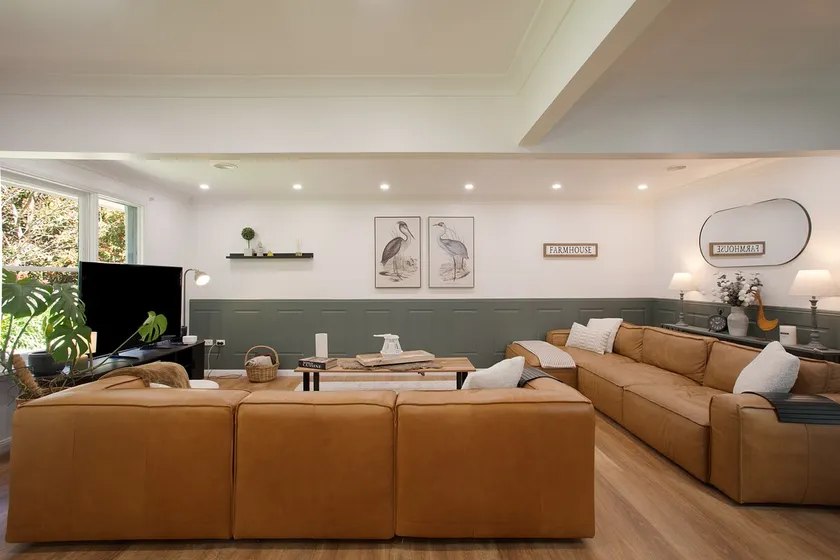 Cosy Home | Festoon-Lit Sunroom | Walk to Town - Image 1