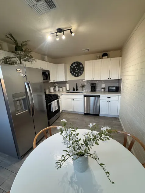 Airport Retreat • 3BR Home Near Downtown & ASU - Image 1