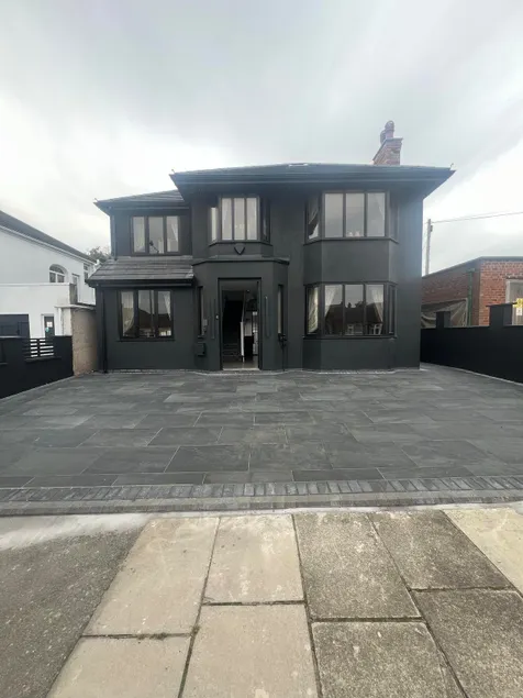 Entire Villa in New Brighton - Image 1