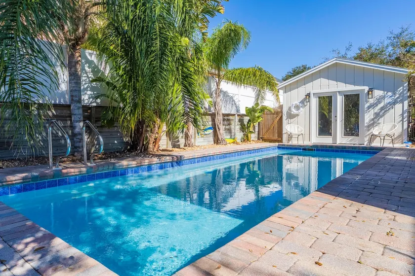 Pure Relaxation: heated pool, beach, cabana & more - Image 1