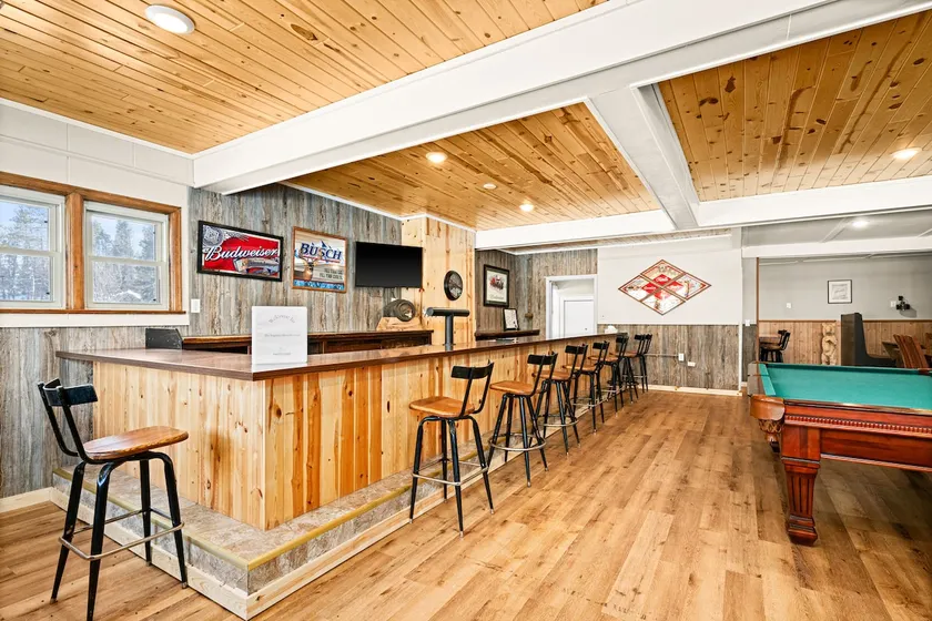 Historic North Shore Lodge: ATV Trails & Billiards - Image 1