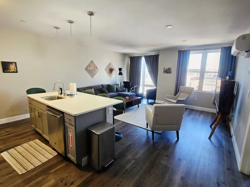 41 Premium 2 BR-sleeps 6-train to Salem in 21 min - Image 1