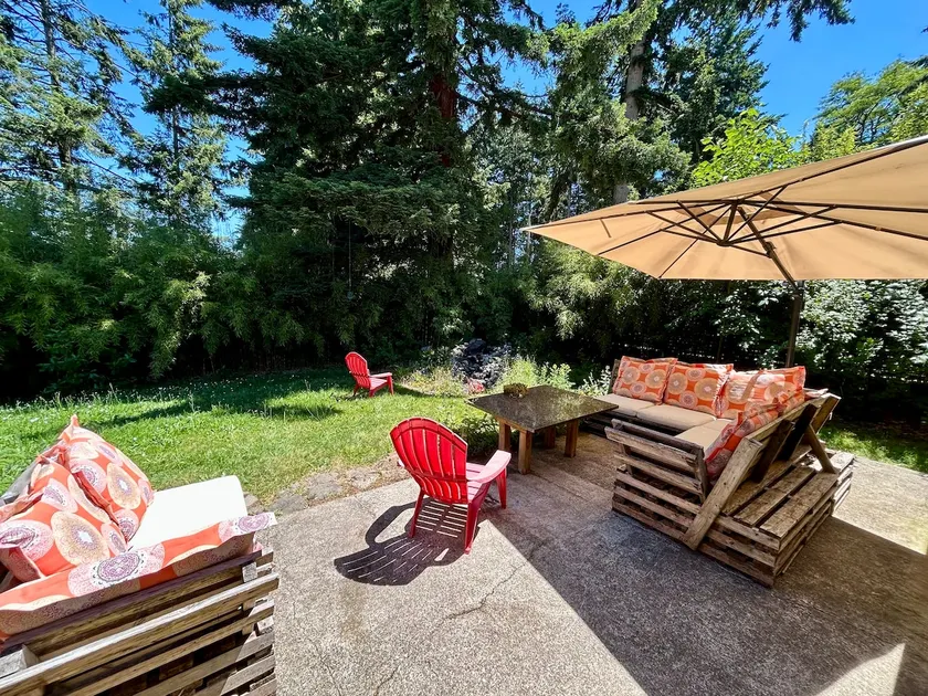 Cascading Stream Oasis: 4BR Near SeaTac Airport - Image 1