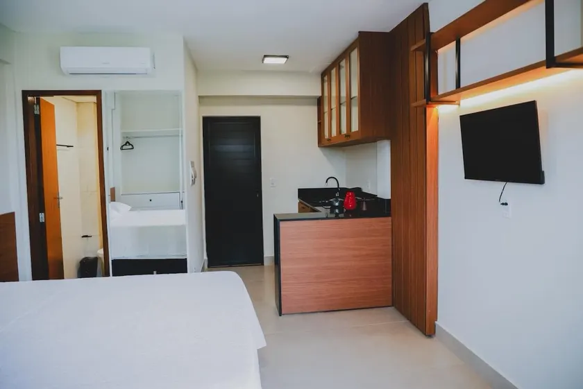 Complete and air-conditioned loft 2 minutes from downtown - Image 1