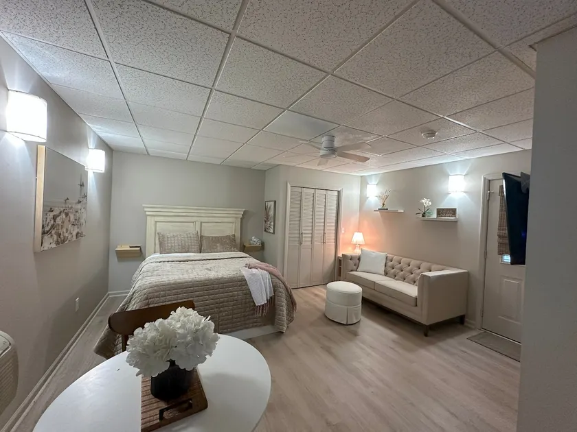 Cozy Studio Retreat W/ Pool Near Charlotte Airport - Image 1