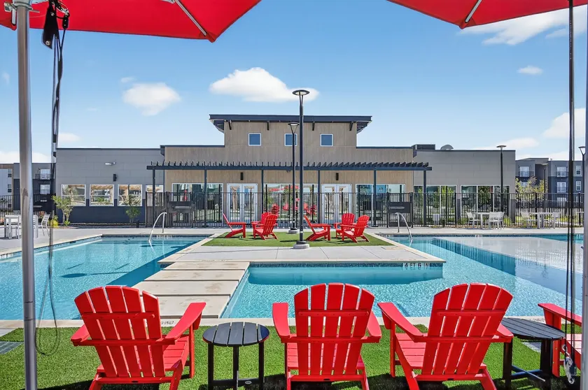 Stylish 1st Floor Retreat | Pool Gym EV Fast Wi-Fi - Image 1