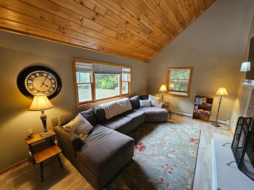 The Fox Den w/ Hot Tub, Pool & Lake - Image 1