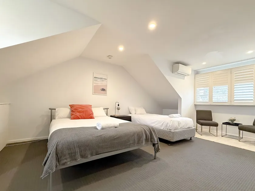 Stylish 3BR Zetland House w/ 4 Beds + Backyard - Image 1