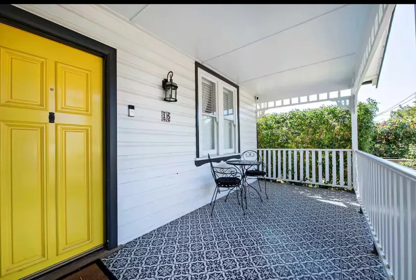 Cottage on James - Central to CBD & Zoo - Image 1