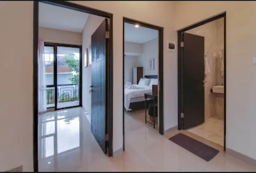Villa house with view of Mount Salak & cool weather - Image 1