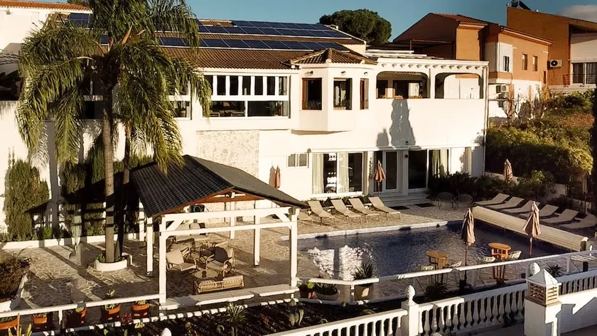 Amazing villa w/heated pool+sauna, beachwalk 15min - Image 1