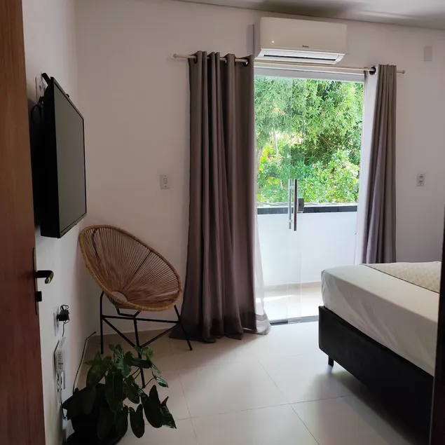Charming Flat in Downtown 2 Bedrooms. Near the Beaches - Image 1
