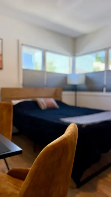 Modern Private Studio Apt w/ Wifi, Kitchenette - Image 1