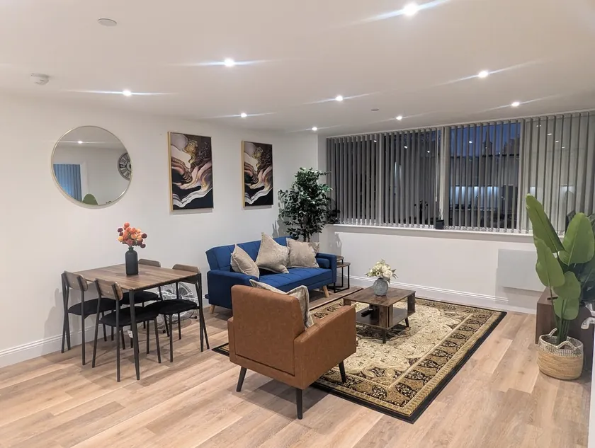 Homely & Lush 1 Bed Apartment at Trinity Point Gravesend, Suitable for Long Stay and Short Stay - Image 1