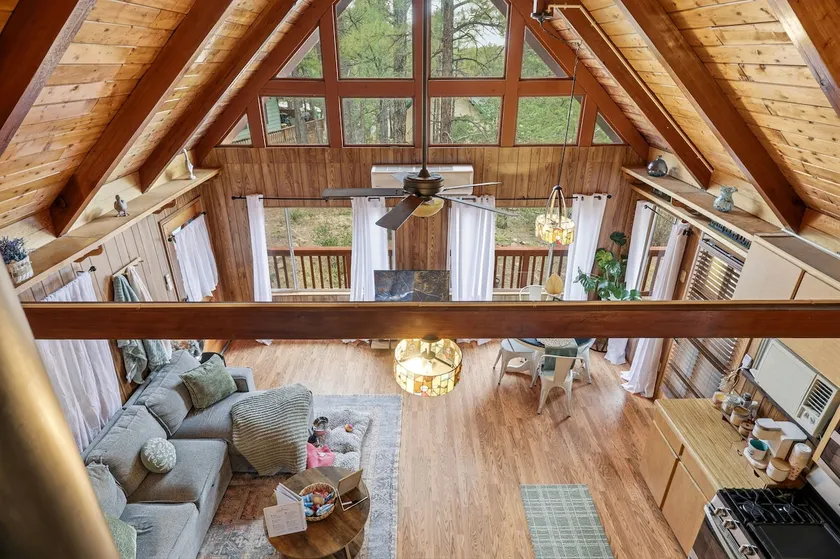 Pet-Friendly Cottage• Woodstove • Fenced Yard - Image 1