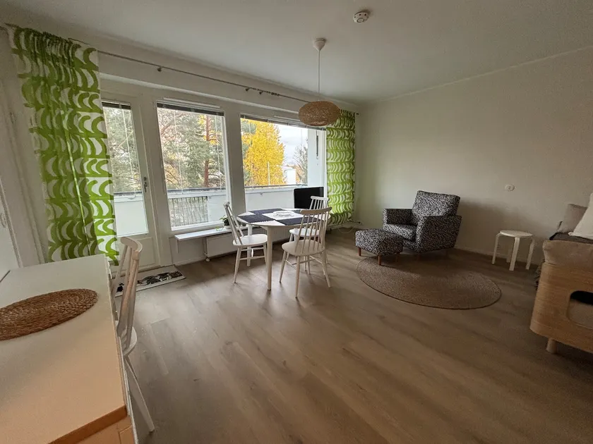 Cozy apartment with views, plenty of parking space - Image 1
