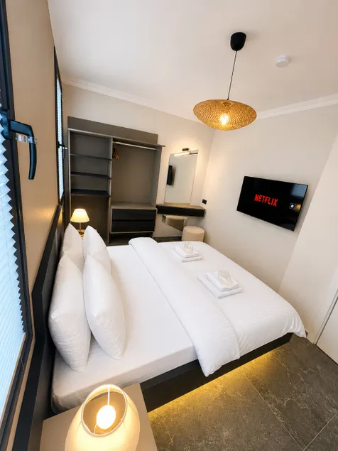 Spacious & Scenic Premium Suite | Quiet 1BR(105) - Image 1