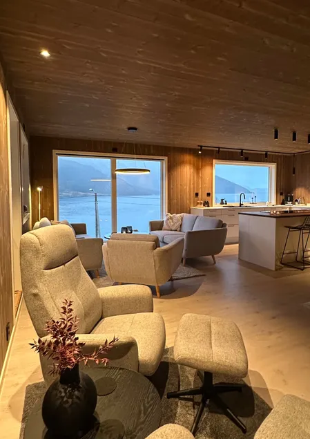 Fjord View Cabin, Aurora, 30 min Airport - Image 1