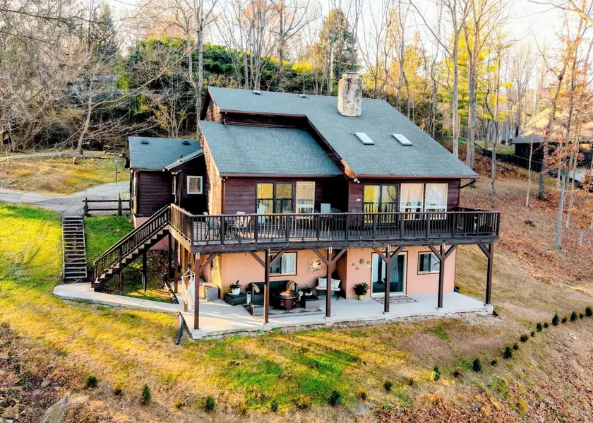 Large Luxury Lake Retreat 10mi to Gettysburg - Image 1