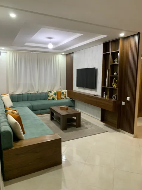 nice apartment right next to McDonald's - Image 1