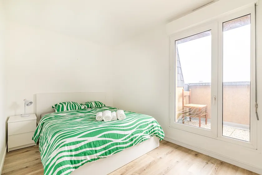 Modern and spacious 3-bedroom apartment in central Cachan - Image 1