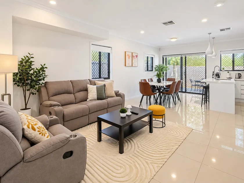 Brisbane Spacious 5BR | 2 Parking | Near Westfield - Image 1