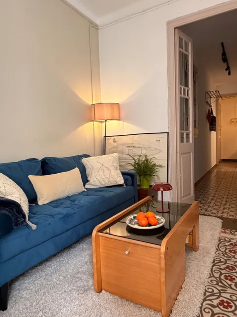 Bright 3 Bedroom Apartment Central Barcelona - Image 1