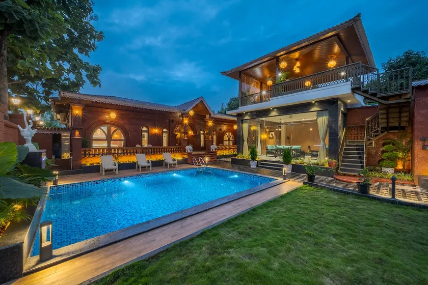 Villa in Pune | Tulja Farms 5 bhk with Pool - Image 1