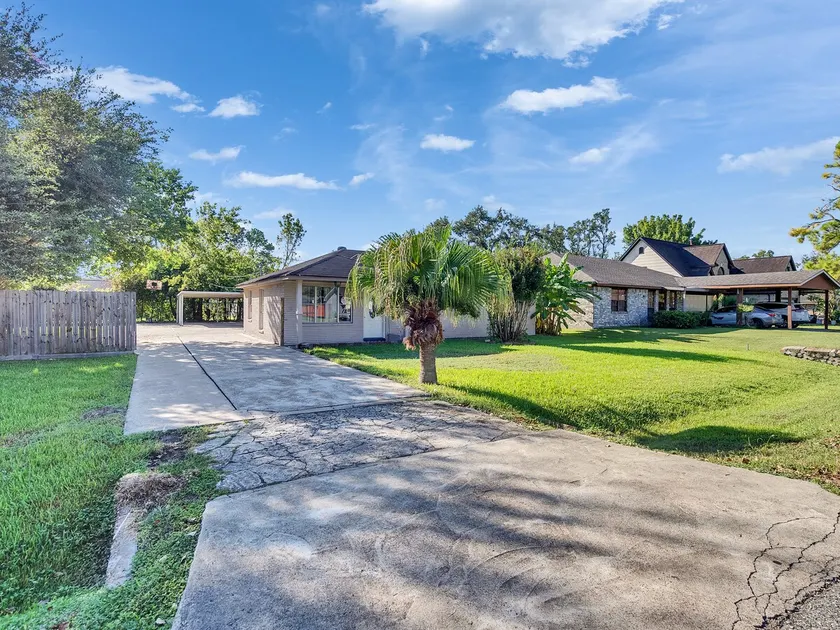 Home in Pasadena CLOSE to everything you need! - Image 1