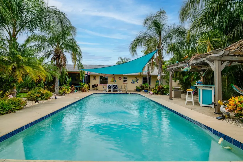 Outdoor Oasis w/ Bar & Lanai: Tavares Escape - Image 1