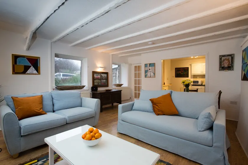 Cosy Coastal Cottage with Sea & Castle Views. - Image 1